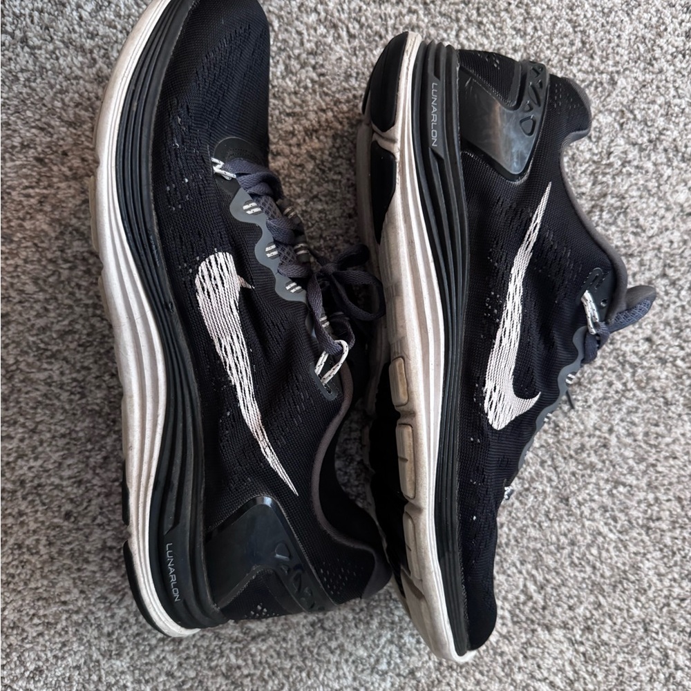 Nike Black and White lunar training running shoes. Near perfect condition.